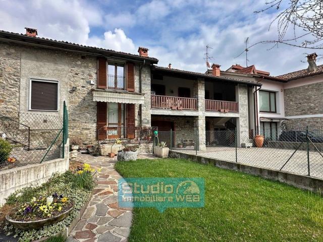 Villetta a schiera in vendita di 213 m² in Via Cascinette, 22