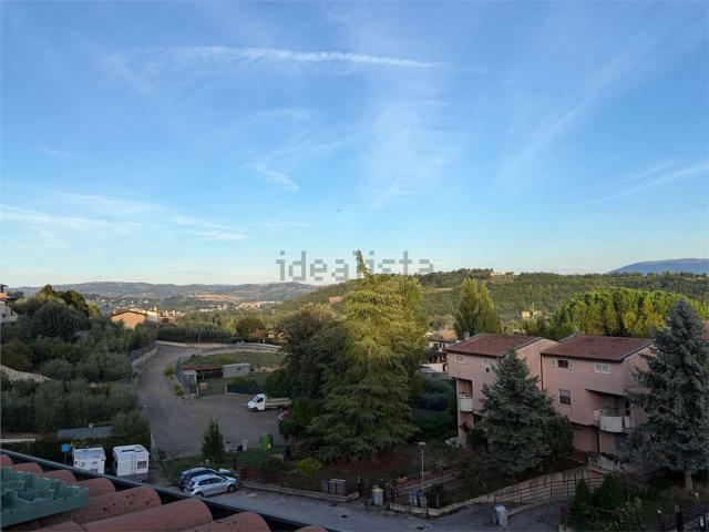 Villetta a schiera in vendita di 258 m² in Via Egidio Fiorentini, 8