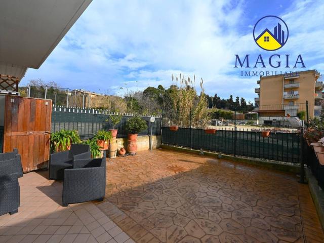 Villetta a schiera in vendita di 214 m² in Via Giuseppe di Vittorio, 14