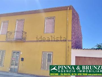 Villetta a schiera in vendita di 214 m² in Via Dante Is Axroas, 24