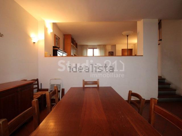 Villetta a schiera in vendita di 215 m² in Via Barberino