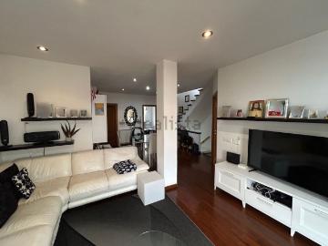 Villetta a schiera in vendita di 215 m² in Via Giacomo Leopardi