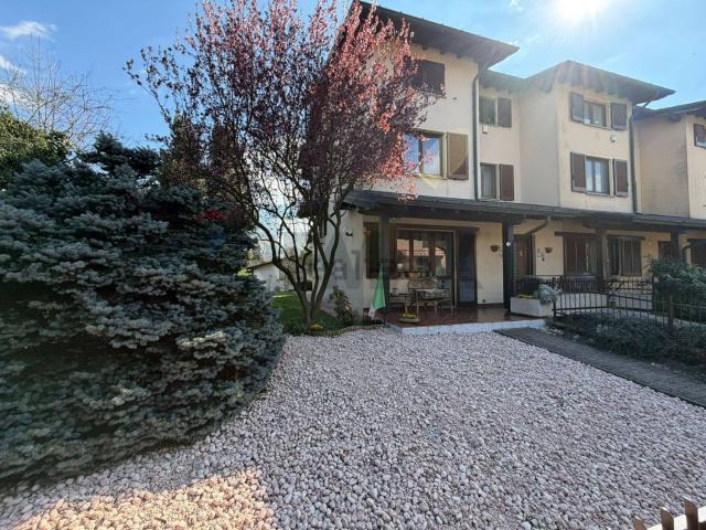 Villetta a schiera in vendita di 215 m² in Via Sant Alessandro, 4