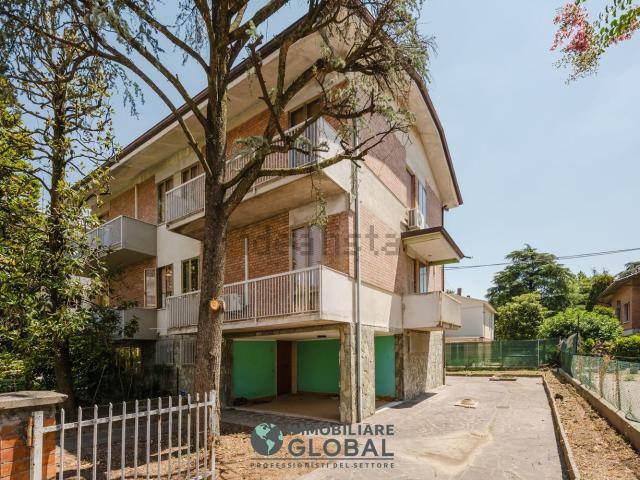 Villetta a schiera in vendita di 215 m² in Via Spotorno, 19