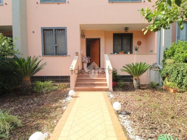Villetta a schiera in vendita di 216 m² in Via Domenico Capitelli, 7