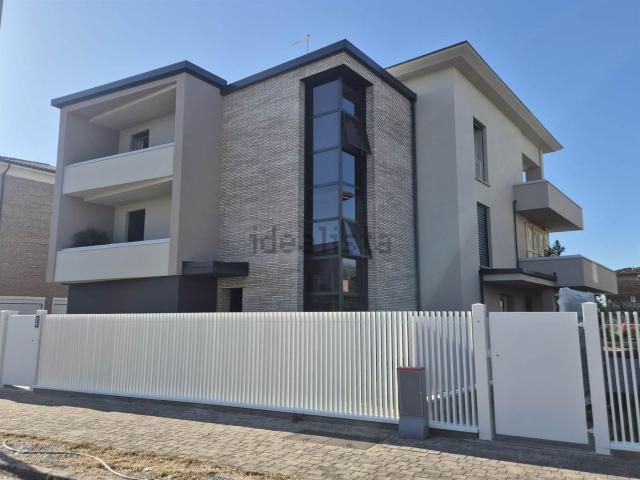 Villetta a schiera in vendita di 217 m² in Via P.A. Renoir