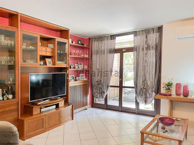 Villetta a schiera in vendita di 217 m² in Via Pellice, 62
