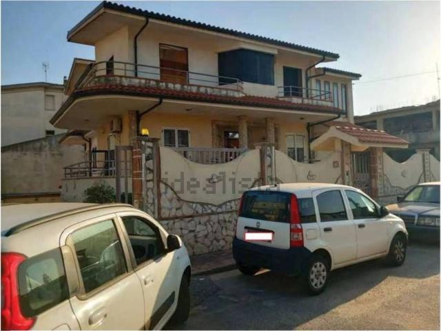 Villetta a schiera in vendita di 217 m² in Via Ugo la Malfa