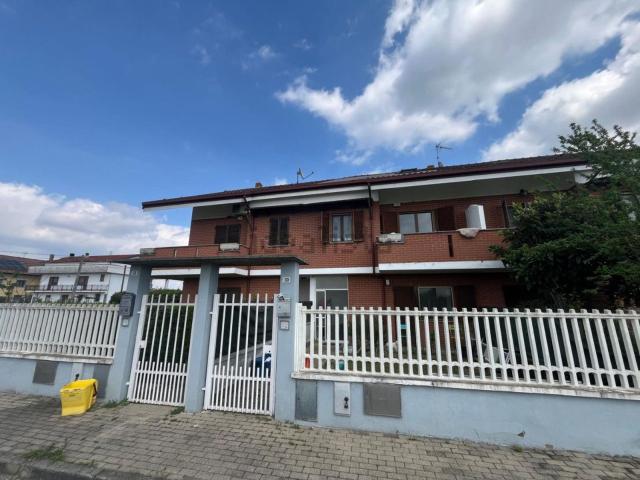 Villetta a schiera in vendita di 218 m² in Via Tripoli, 30