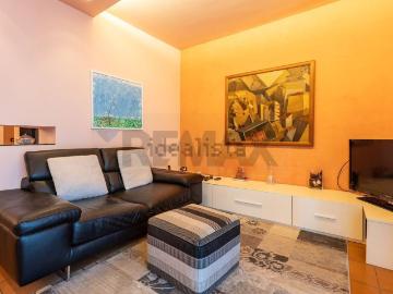 Villetta a schiera in vendita di 219 m² in Via Vittime della Pertite, 17