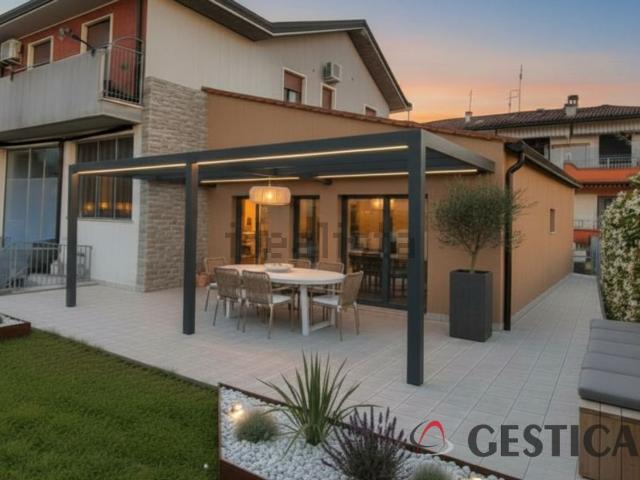 Villetta a schiera in vendita di 220 m²