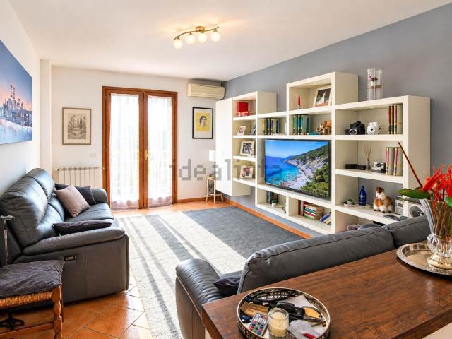 Villetta a schiera in vendita di 220 m² in Via Costerella