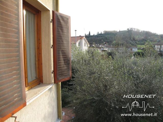 Villetta a schiera in vendita di 220 m² in Via Aiaccia