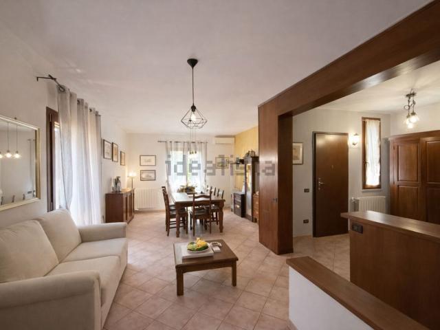 Villetta a schiera in vendita di 220 m² in Via B. Buozzi