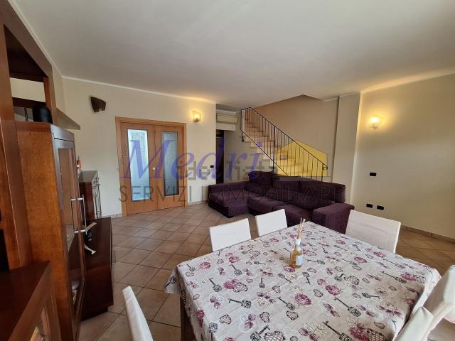 Villetta a schiera in vendita di 220 m² in Via Giorgio Perlasca, 42