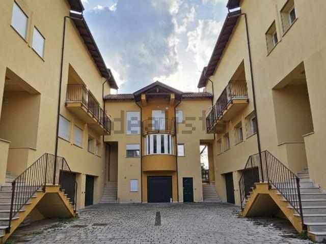 Villetta a schiera in vendita di 220 m² in Via della Fontana, 6