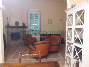 Villetta a schiera in vendita di 220 m² in Via delle Mortelle, 4