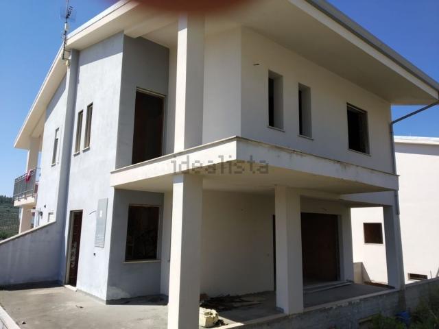 Villetta a schiera in vendita di 220 m² in Via delle rose