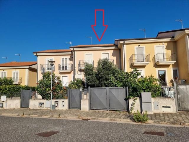 Villetta a schiera in vendita di 220 m² in Via Enzo Tortora, 25
