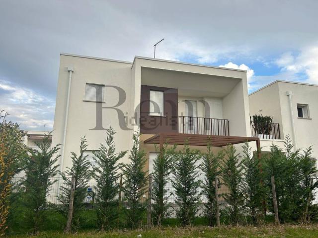 Villetta a schiera in vendita di 220 m² in Via Ilaria Alpi, 20