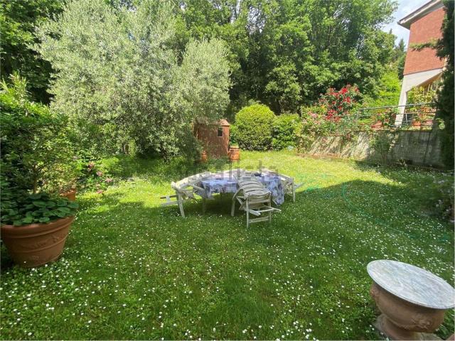 Villetta a schiera in vendita di 220 m² in Via Moisè Cecconi