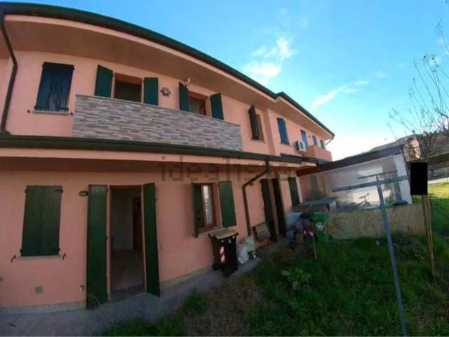 Villetta a schiera in vendita di 220 m² in Via Nicola Badaloni, 66