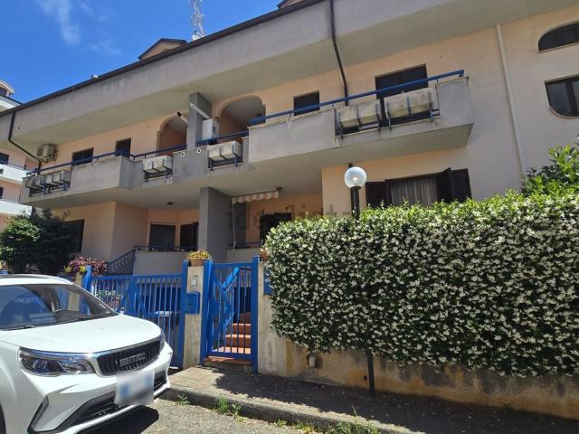 Villetta a schiera in vendita di 220 m² in Via Paolo Borsellino, 18