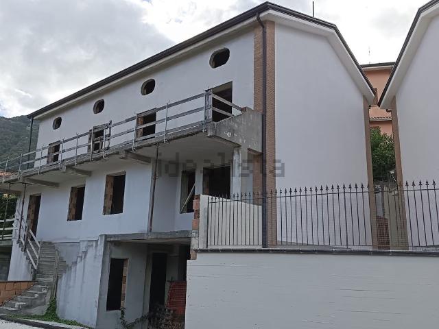 Villetta a schiera in vendita di 220 m² in Via Pastena