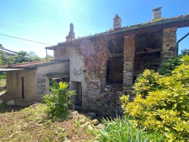 Villetta a schiera in vendita di 220 m² in Via Provinciale per Trarego, 2