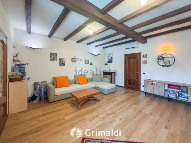 Villetta a schiera in vendita di 220 m² in Via Rodolfo da Cinisello, 48