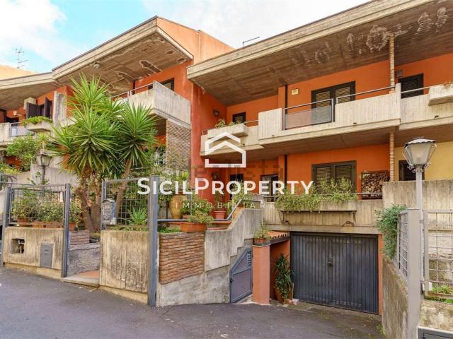 Villetta a schiera in vendita di 220 m² in Via Ulisse, 18