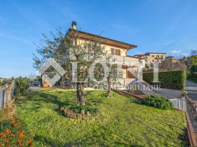 Villetta a schiera in vendita di 220 m² in Via Valle, 6