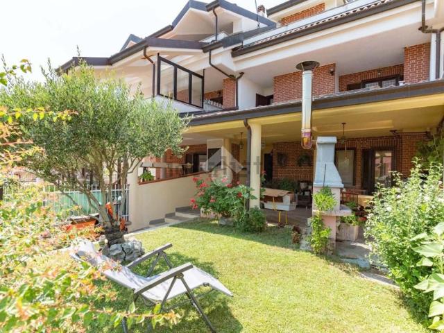 Villetta a schiera in vendita di 220 m² in Via Vigna, 92