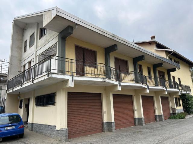 Villetta a schiera in vendita di 220 m² in Frazione Ponzone, 324