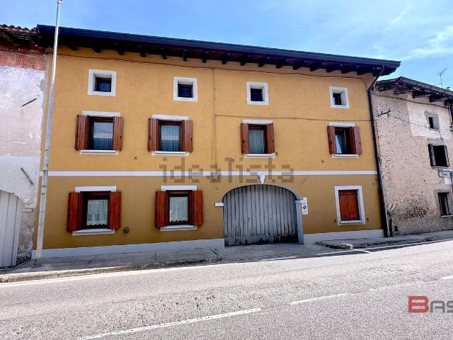 Villetta a schiera in vendita di 221 m² in Via Udine, 52