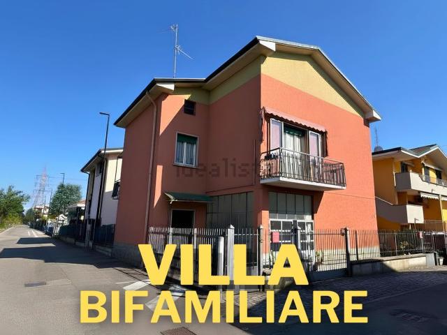 Villetta bifamiliare in vendita di 222 m² in Via Andrea Palladio, 1