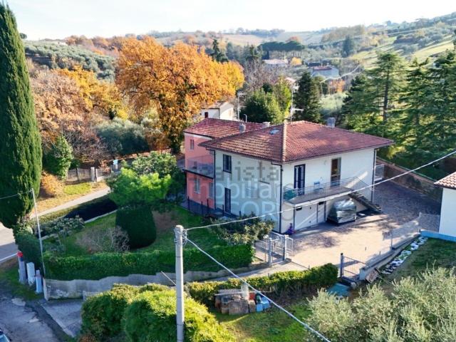 Villetta a schiera in vendita di 222 m² in Via Brocchi, 73