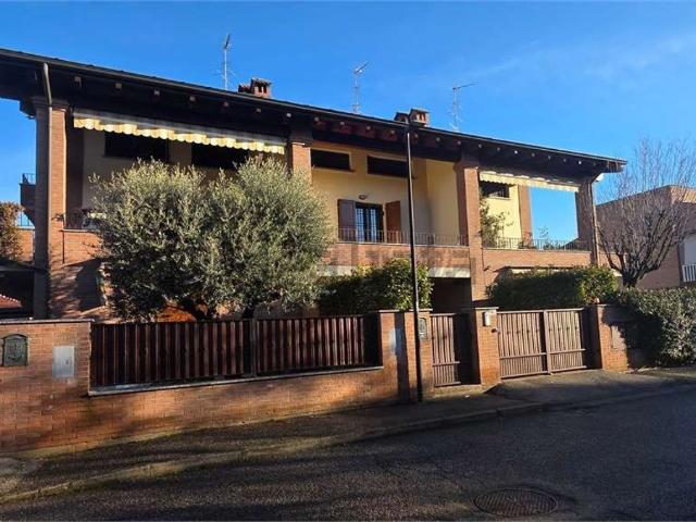 Villetta a schiera in vendita di 222 m² in Viale della Resistenza, 24
