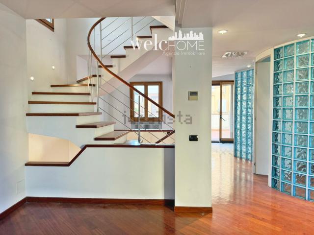 Villetta a schiera in vendita di 223 m² in Via Giuseppe Santelli
