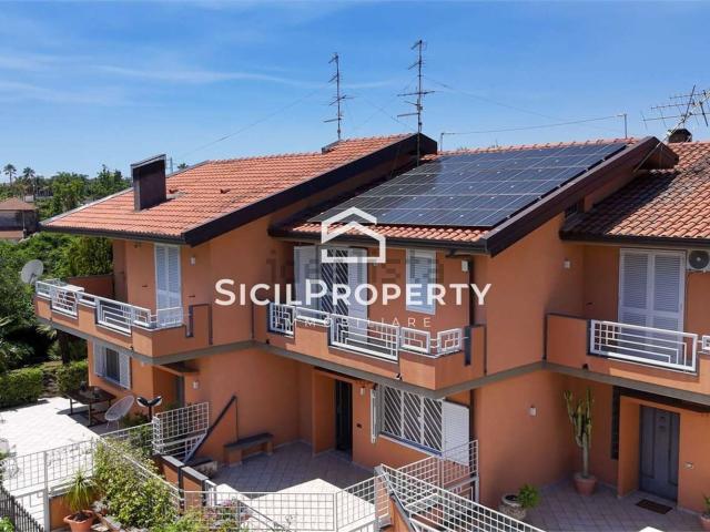 Villetta a schiera in vendita di 223 m² in Via Vittorio Emanuele Orlando, 12