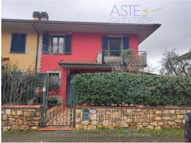 Villetta a schiera in vendita di 224 m² in Via delle Terme, 305