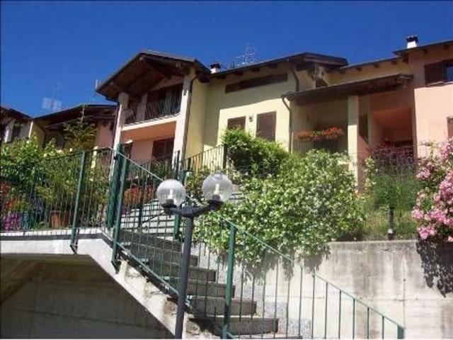 Villetta a schiera in vendita di 280 m² in Via Cimenasco, 1