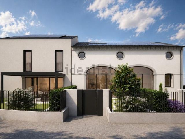 Villetta a schiera in vendita di 225 m² in Via Bassani
