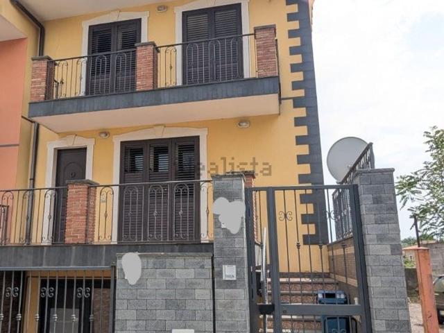Villetta a schiera in vendita di 225 m² in Via Salemi Pennisi
