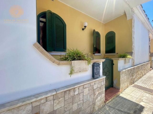 Villetta a schiera in vendita di 225 m² in Via.Petrarca, 17