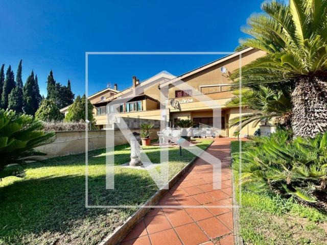 Villetta a schiera in vendita di 225 m² in Via Prenestina, 1548