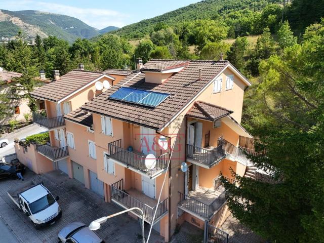 Villetta a schiera in vendita di 225 m² in Via Raffaello Sanzio