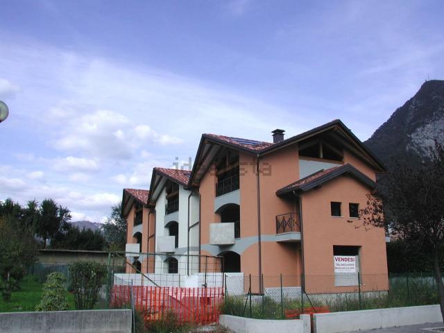 Villetta a schiera in vendita di 225 m² in Via Val del Lago