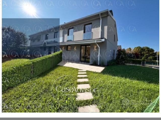 Villetta a schiera in vendita di 226 m² in Via dei Grilli