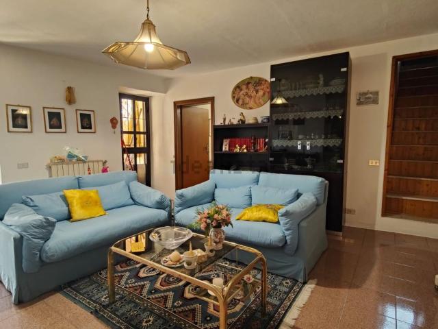 Villetta a schiera in vendita di 226 m² in Via dell&apos Ostarro